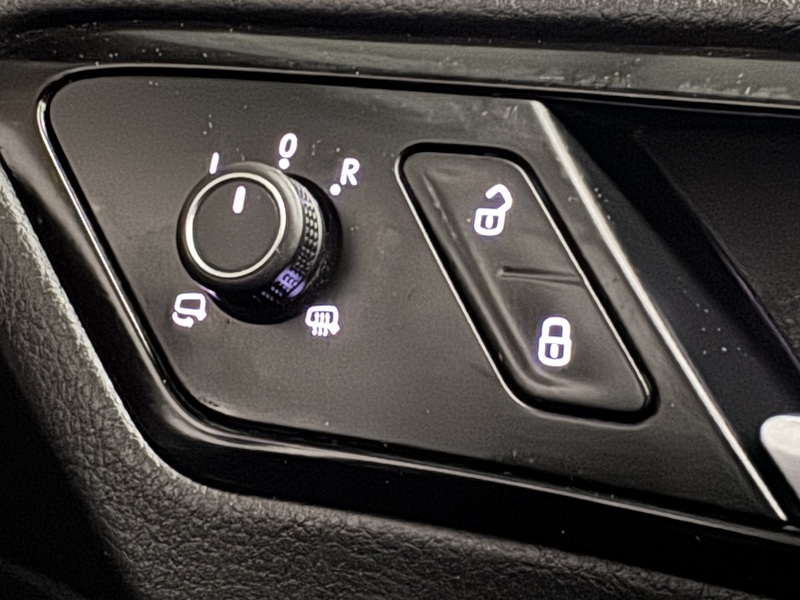 Volkswagen Golf 2.0 TSI BlueMotion Tech R Hatchback 5dr Petrol DSG 4Motion Euro 6 (s/s) (300 ps) - U666