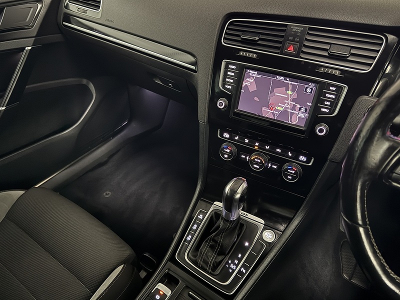 Volkswagen Golf 2.0 TSI BlueMotion Tech R Hatchback 5dr Petrol DSG 4Motion Euro 6 (s/s) (300 ps) - U666