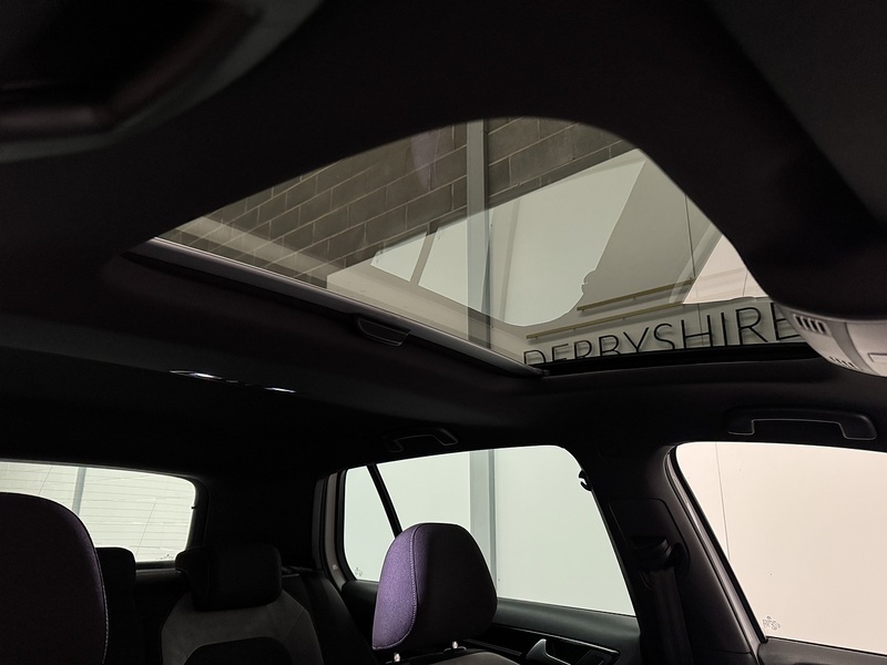 Volkswagen Golf 2.0 TSI BlueMotion Tech R Hatchback 5dr Petrol DSG 4Motion Euro 6 (s/s) (300 ps) - U666