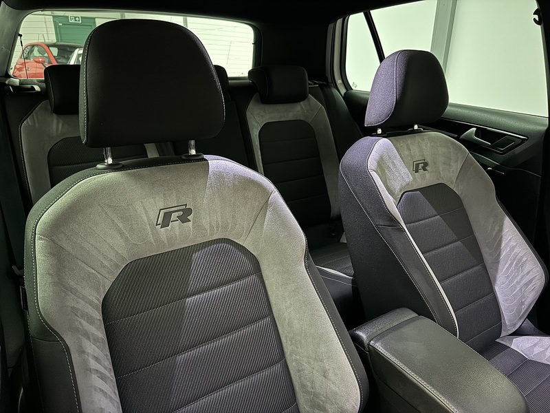 Volkswagen Golf 2.0 TSI BlueMotion Tech R Hatchback 5dr Petrol DSG 4Motion Euro 6 (s/s) (300 ps) - U666