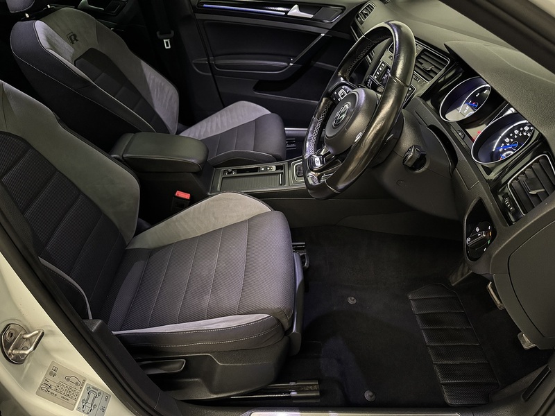 Volkswagen Golf 2.0 TSI BlueMotion Tech R Hatchback 5dr Petrol DSG 4Motion Euro 6 (s/s) (300 ps) - U666