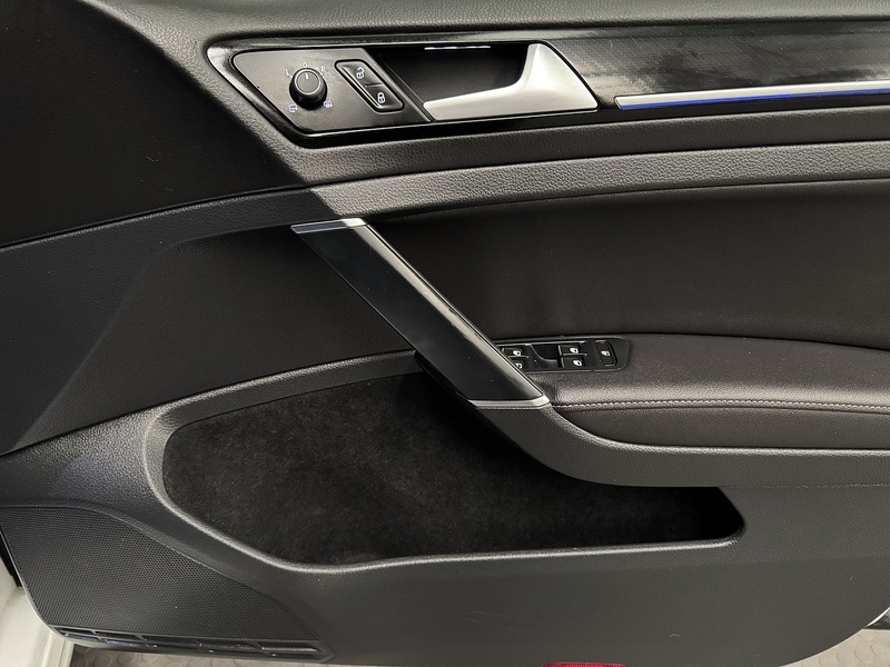 Volkswagen Golf 2.0 TSI BlueMotion Tech R Hatchback 5dr Petrol DSG 4Motion Euro 6 (s/s) (300 ps) - U666