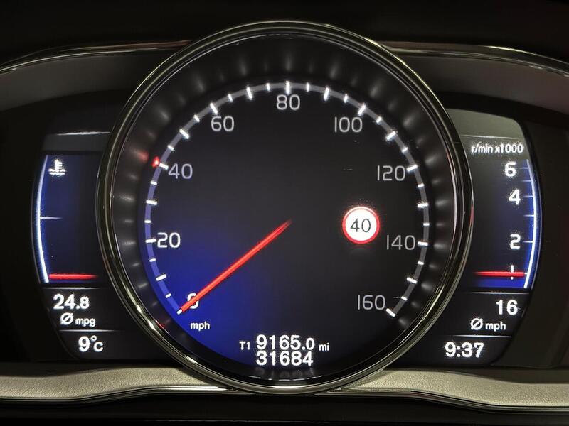 Volvo V60 2.0 T4 R-Design Lux Nav Estate 5dr Petrol Auto Euro 6 (s/s) (190 ps) - U743