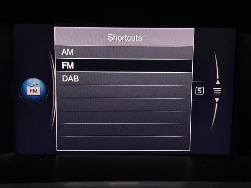 Volvo V60 2.0 T4 R-Design Lux Nav Estate 5dr Petrol Auto Euro 6 (s/s) (190 ps) - U743