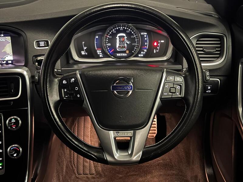 Volvo V60 2.0 T4 R-Design Lux Nav Estate 5dr Petrol Auto Euro 6 (s/s) (190 ps) - U743