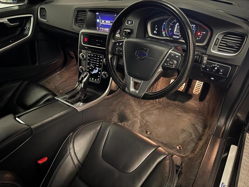 Volvo V60 2.0 T4 R-Design Lux Nav Estate 5dr Petrol Auto Euro 6 (s/s) (190 ps) - U743