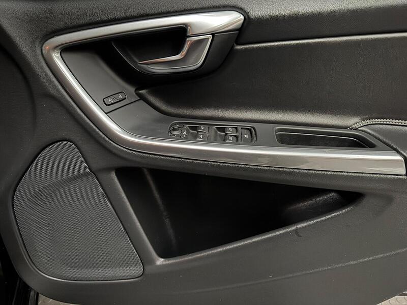 Volvo V60 2.0 T4 R-Design Lux Nav Estate 5dr Petrol Auto Euro 6 (s/s) (190 ps) - U743