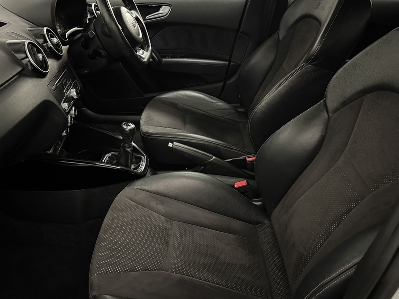 Audi A1 1.4 TFSI CoD Black Edition Sportback 5dr Petrol Manual Euro 6 (s/s) (150 ps) - U801