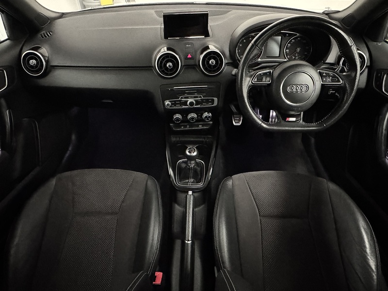 Audi A1 1.4 TFSI CoD Black Edition Sportback 5dr Petrol Manual Euro 6 (s/s) (150 ps) - U801