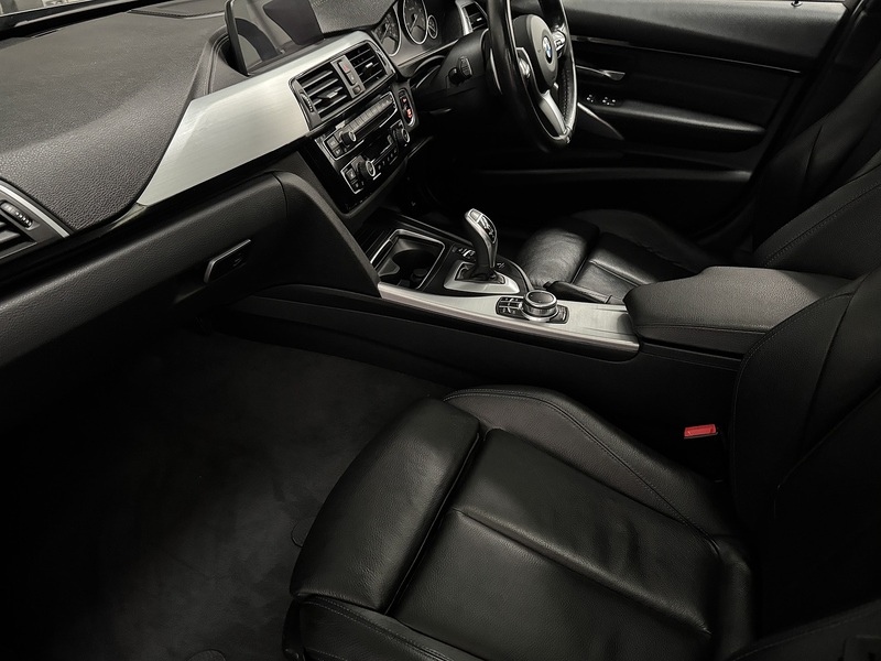 BMW 3 Series 2.0 320i M Sport Shadow Edition Touring 5dr Petrol Auto xDrive Euro 6 (s/s) (184 ps) - U815