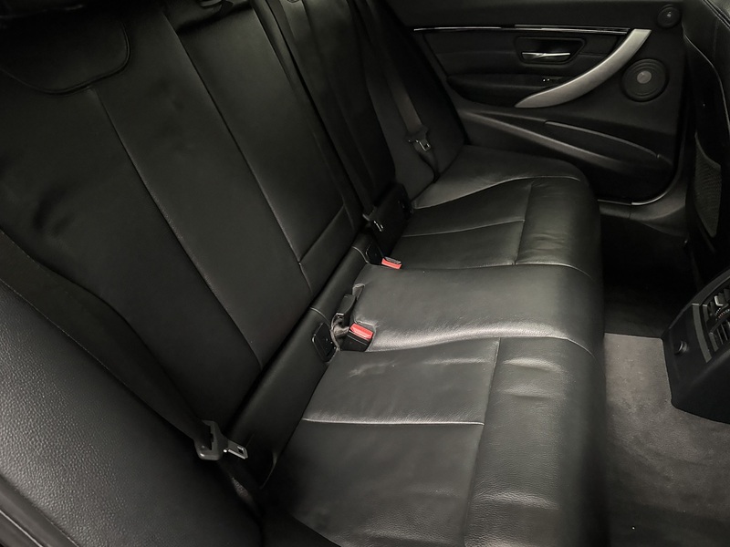 BMW 3 Series 2.0 320i M Sport Shadow Edition Touring 5dr Petrol Auto xDrive Euro 6 (s/s) (184 ps) - U815