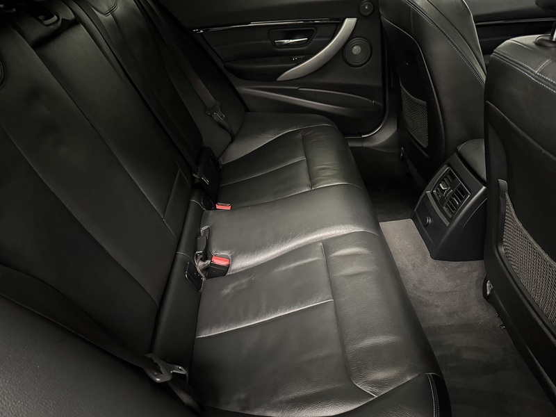 BMW 3 Series 2.0 320i M Sport Shadow Edition Touring 5dr Petrol Auto xDrive Euro 6 (s/s) (184 ps) - U815