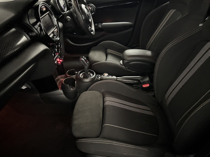 MINI Hatch 2.0 Cooper S Sport Hatchback 5dr Petrol Steptronic Euro 6 (s/s) (192 ps) - U821