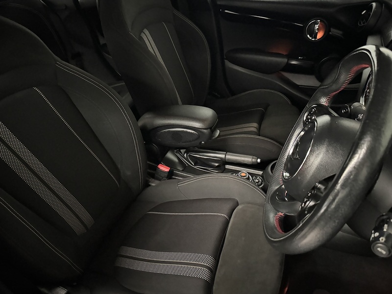 MINI Hatch 2.0 Cooper S Sport Hatchback 5dr Petrol Steptronic Euro 6 (s/s) (192 ps) - U821