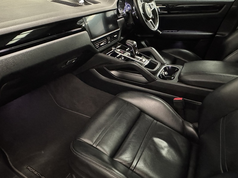 Porsche Cayenne 3.0T V6 Coupe 5dr Petrol TiptronicS 4WD Euro 6 (s/s) (340 ps) - U823