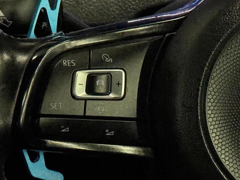 Volkswagen Golf 2.0 TSI R Hatchback 5dr Petrol DSG 4Motion Euro 6 (s/s) (300 ps) - U830
