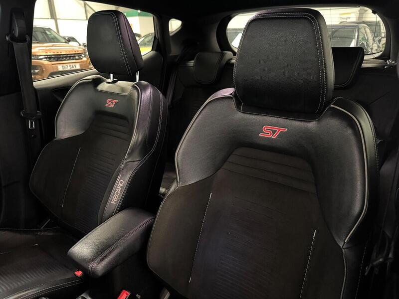 Ford Fiesta 1.5T EcoBoost ST-3 Hatchback 5dr Petrol Manual Euro 6 (s/s) (200 ps) - U833