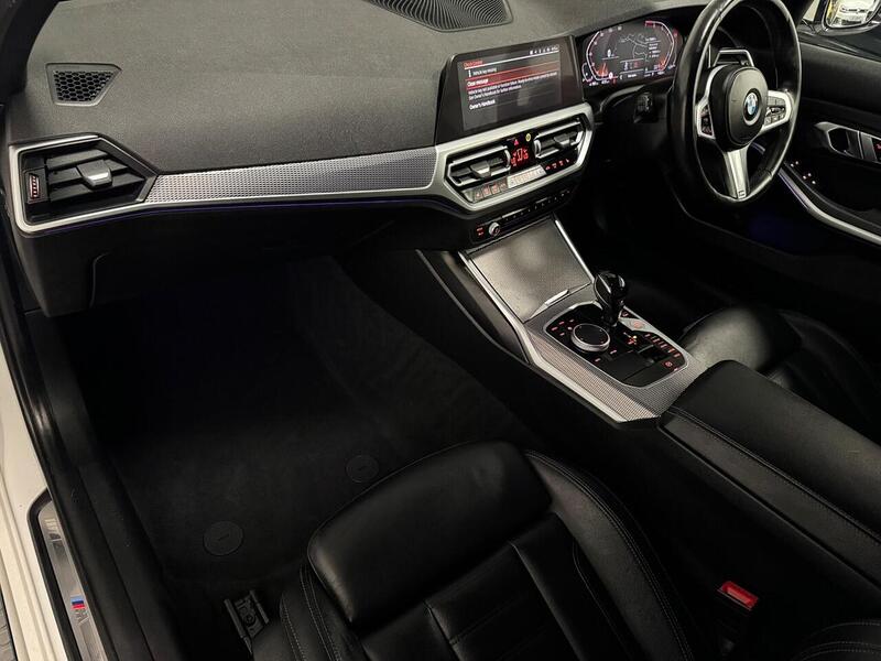 BMW 3 Series 2.0 320i M Sport Saloon 4dr Petrol Auto Euro 6 (s/s) (184 ps) - U844