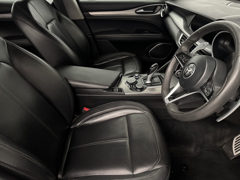 Alfa Romeo Stelvio 2.2 TD Speciale SUV 5dr Diesel Auto Q4 AWD Euro 6 (s/s) (210 ps) - U848
