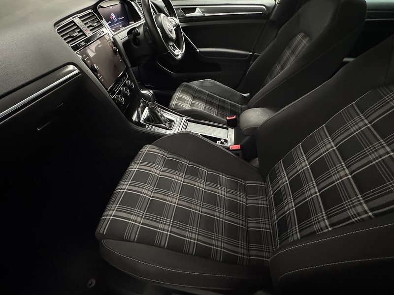 Volkswagen Golf 2.0 TDI GTD Hatchback 5dr Diesel DSG Euro 6 (s/s) (184 ps) - U859