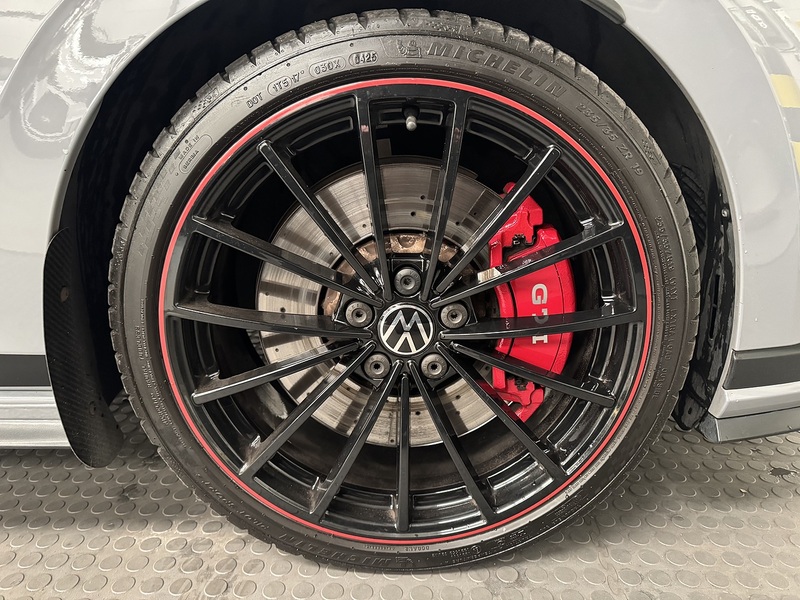 Volkswagen Golf 2.0 TSI GTI Clubsport 45 Hatchback 5dr Petrol DSG Euro 6 (s/s) (300 ps) - U876