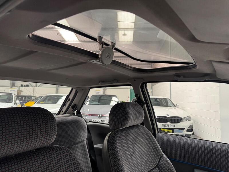 Ford Fiesta Fiesta  Hatchback 1.6 Manual Petrol - U884
