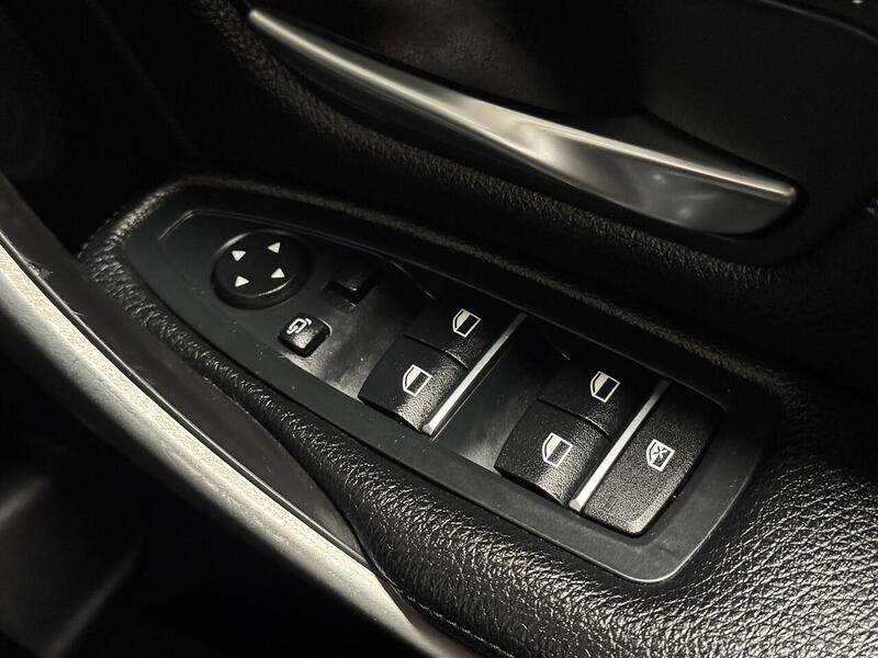 BMW 3 Series 2.0 320d M Sport Saloon 4dr Diesel Auto xDrive Euro 6 (s/s) (190 ps) - U917