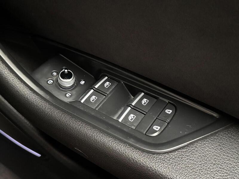Audi A5 2.0 TDI 40 Black Edition Sportback 5dr Diesel S Tronic quattro Euro 6 (s/s) (204 ps) - U966