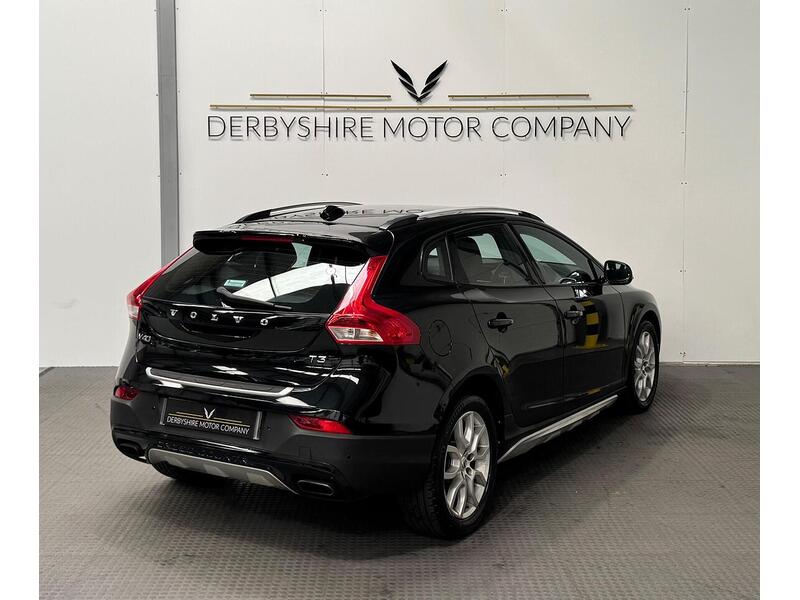 Volvo V40 Cross Country 1.5 T3 Pro Hatchback 5dr Petrol Auto Euro 6 (s/s) (152 ps) - U973