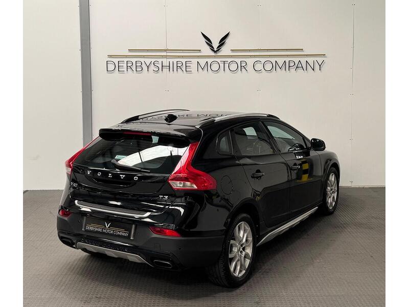 Volvo V40 Cross Country 1.5 T3 Pro Hatchback 5dr Petrol Auto Euro 6 (s/s) (152 ps) - U973