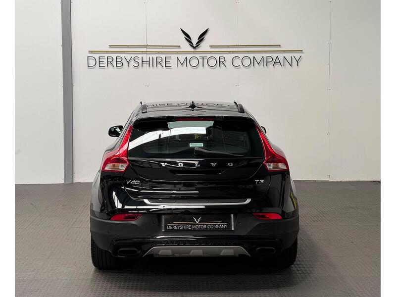 Volvo V40 Cross Country 1.5 T3 Pro Hatchback 5dr Petrol Auto Euro 6 (s/s) (152 ps) - U973