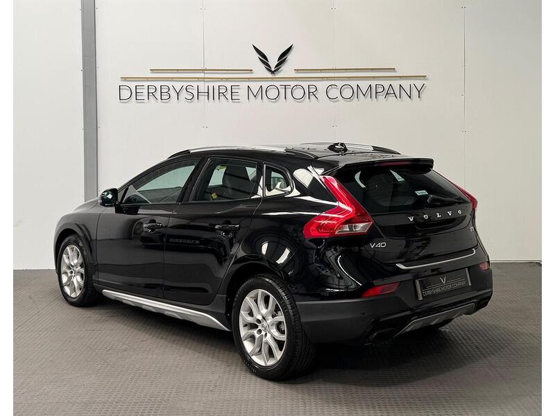 Volvo V40 Cross Country 1.5 T3 Pro Hatchback 5dr Petrol Auto Euro 6 (s/s) (152 ps) - U973