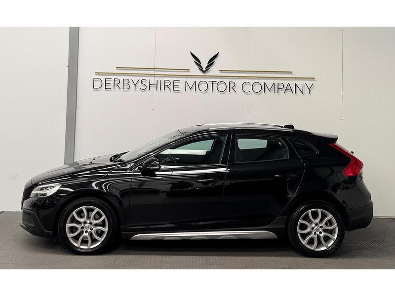 Volvo V40 Cross Country 1.5 T3 Pro Hatchback 5dr Petrol Auto Euro 6 (s/s) (152 ps) - U973