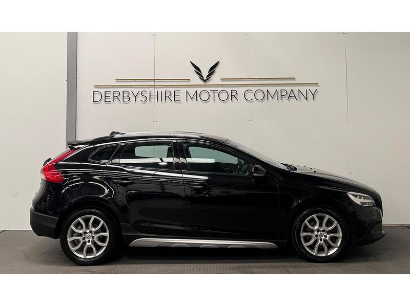 Volvo V40 Cross Country 1.5 T3 Pro Hatchback 5dr Petrol Auto Euro 6 (s/s) (152 ps) - U973