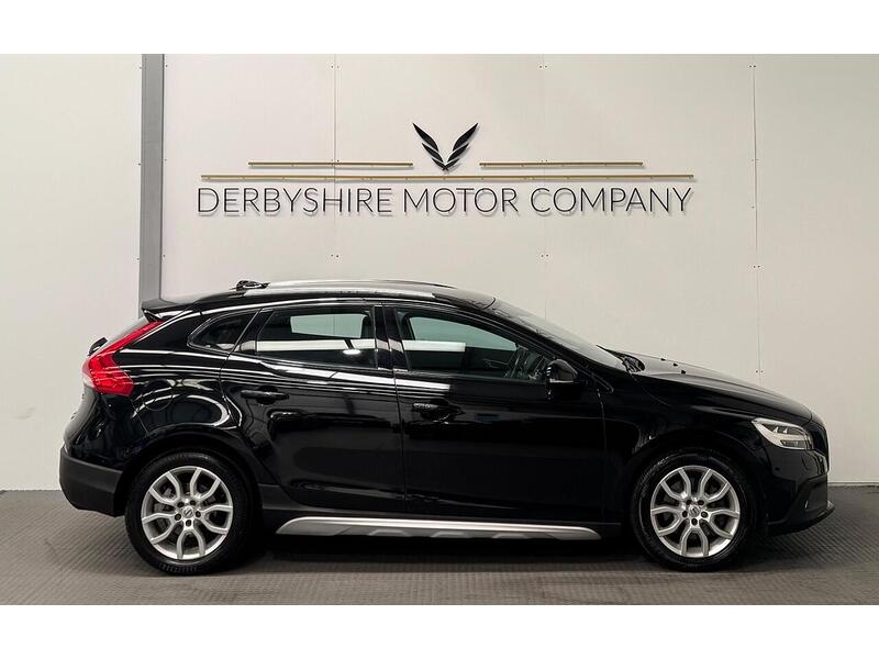 Volvo V40 Cross Country 1.5 T3 Pro Hatchback 5dr Petrol Auto Euro 6 (s/s) (152 ps) - U973
