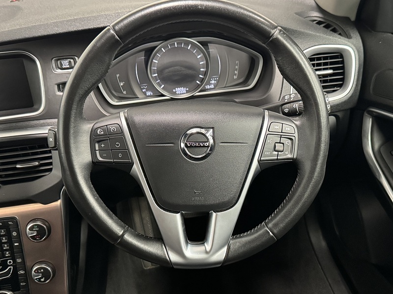 Volvo V40 Cross Country 1.5 T3 Pro Hatchback 5dr Petrol Auto Euro 6 (s/s) (152 ps) - U973