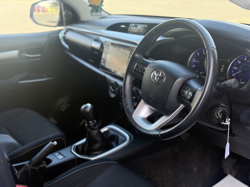 Toyota 2.4 D-4D Icon Pickup Double Cab 4dr Diesel Manual 4WD Euro 6 (TSS, 3.5t) (150 ps)