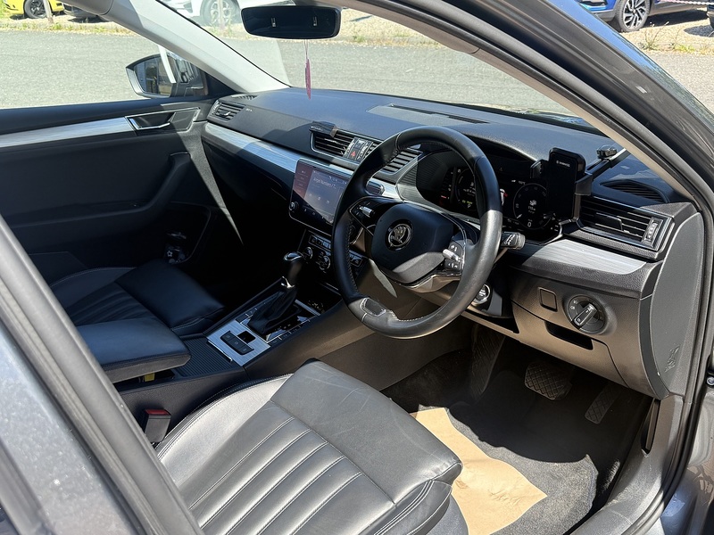 Skoda 1.4 TSI iV 13kWh SE Technology Estate 5dr Petrol Plug-in Hybrid DSG Euro 6 (s/s) (218 ps)