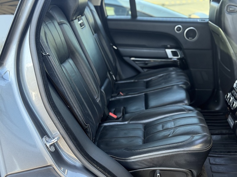 Land Rover 4.4 SD V8 Vogue SE SUV 5dr Diesel Auto 4WD Euro 6 (s/s) (339 ps)