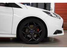 Ford Focus T EcoBoost ST-2 