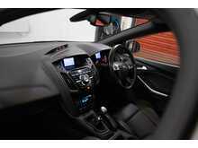 Ford Focus T EcoBoost ST-2 