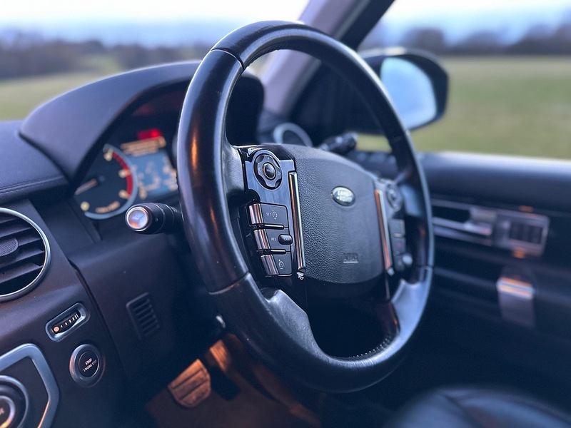 Land Rover 3.0 SD V6 HSE SUV 5dr Diesel Auto 4WD Euro 6 (s/s) (256 bhp)