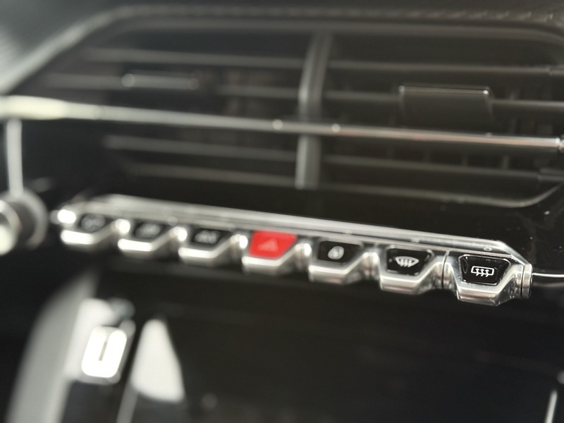 Peugeot 50kWh Allure Hatchback 5dr Electric Auto (136 ps)