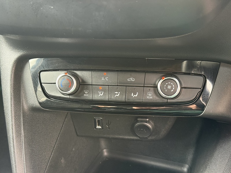 Vauxhall 1.2 SE Hatchback 5dr Petrol Manual Euro 6 (75 ps)