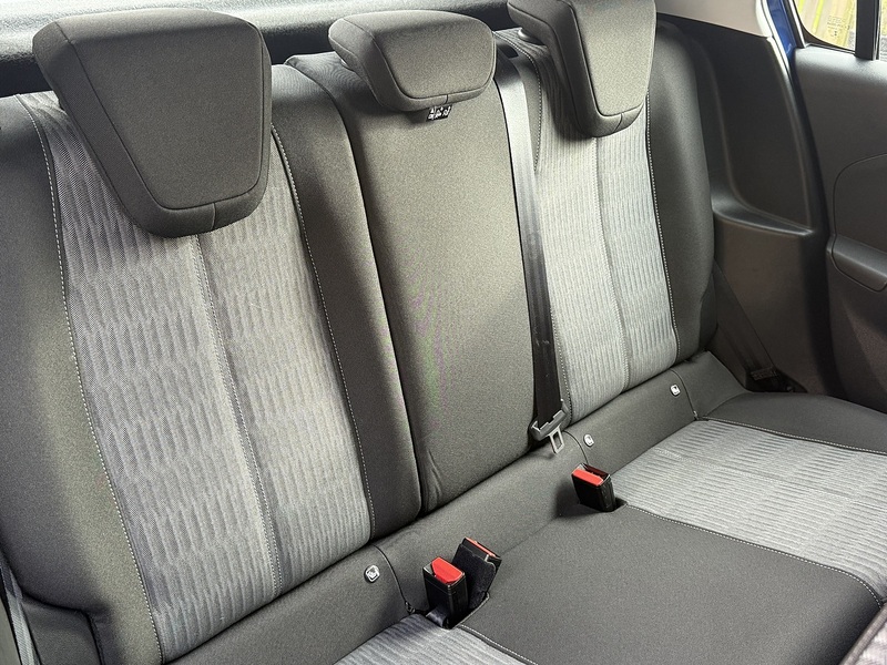 Vauxhall 1.2 SE Hatchback 5dr Petrol Manual Euro 6 (75 ps)