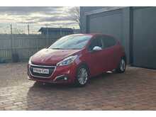 Peugeot 208 PureTech Allure 