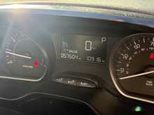 Peugeot 208 PureTech Allure 