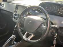 Peugeot 208 PureTech Allure 