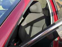 Peugeot 208 PureTech Allure 