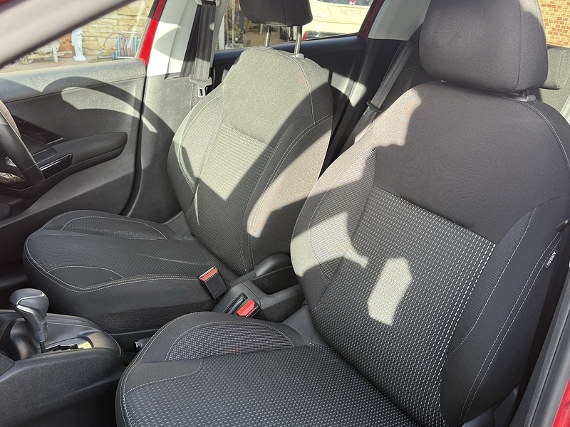 Peugeot 1.2 PureTech Allure Hatchback 5dr Petrol EAT Euro 6 (s/s) (110 ps)